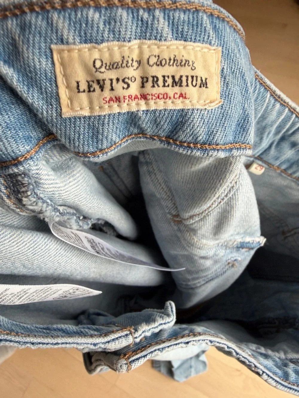 Levi's Surplus Straight Women's Jeans - Picture 7 of 9